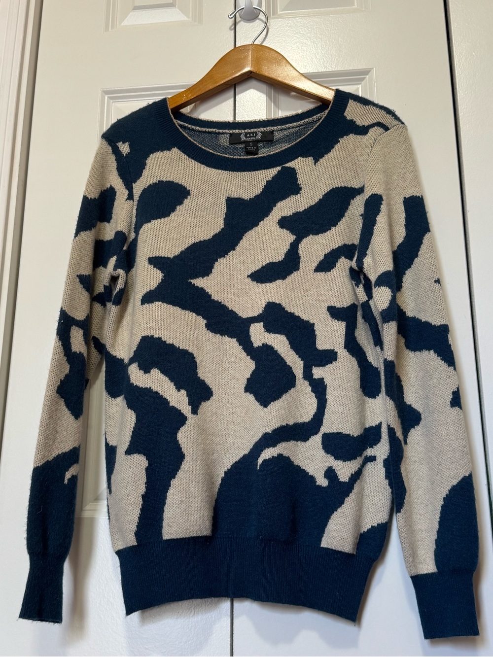 AZI Blue Beige Abstract Sweater Small Soft Cozy Knit Pullover Boutique - Picture 2 of 8